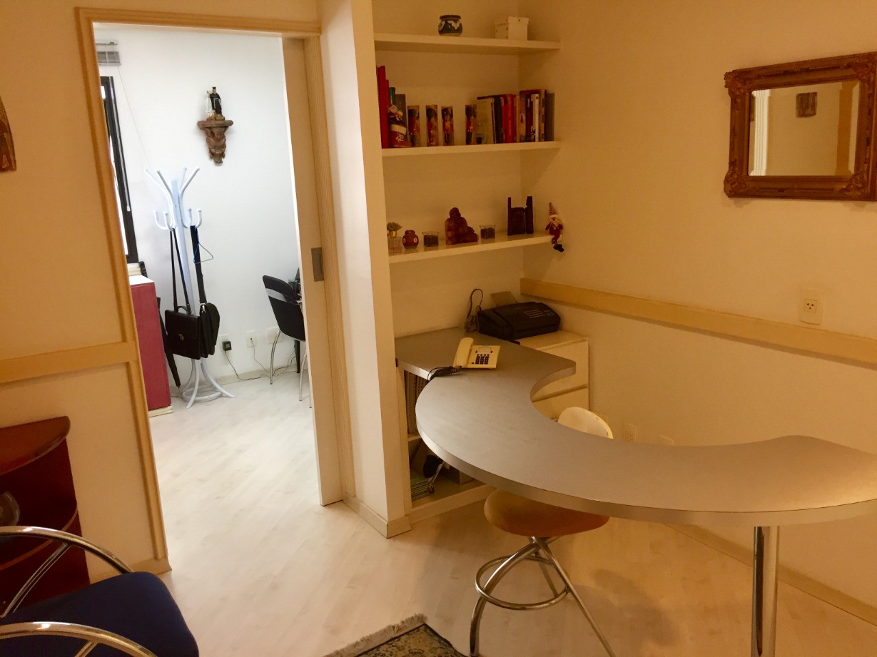 Vendo Excelente Sala Comercial em São Paulo - Próximo da Avenida Paulista e Metrô Brigadeiro. 